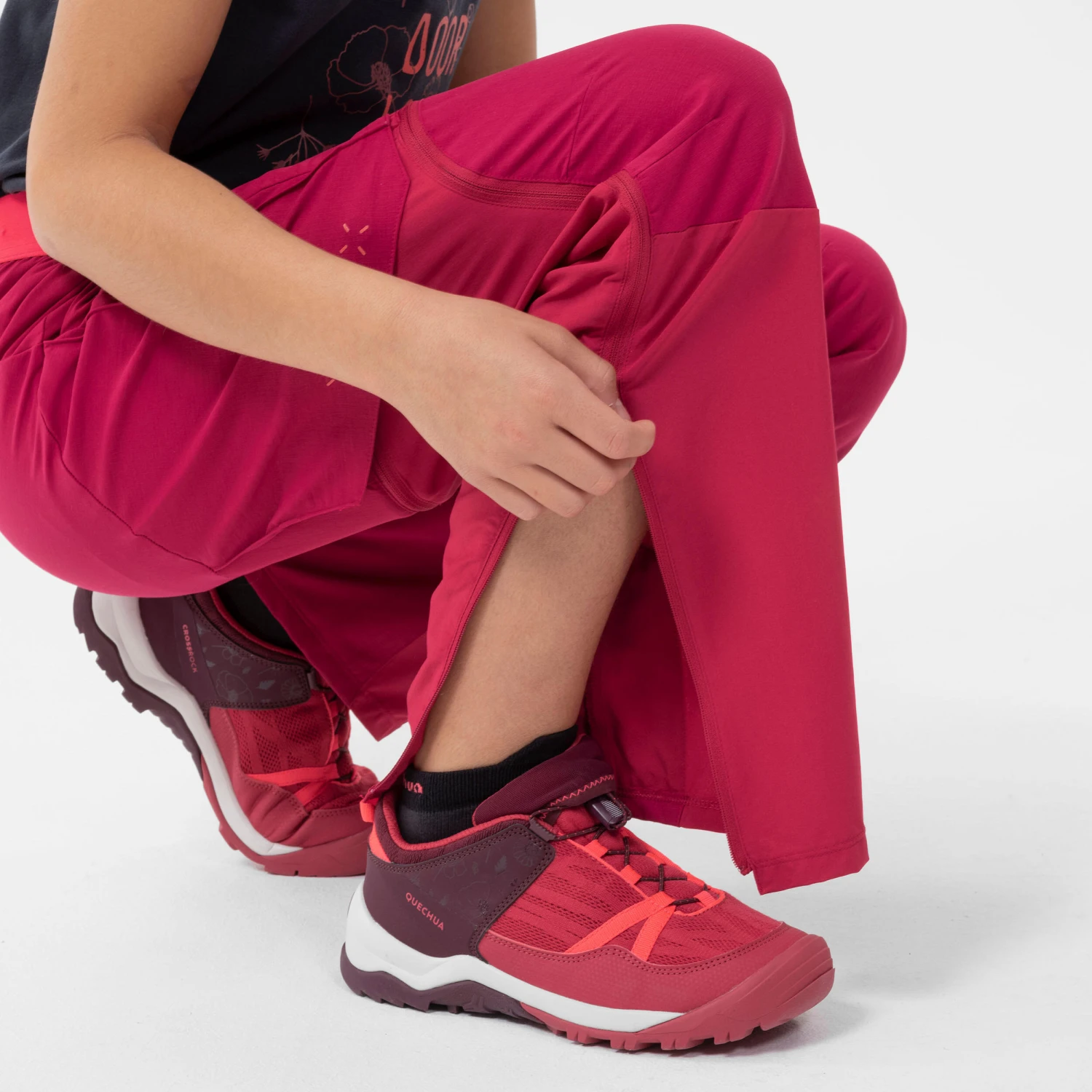 Quechua Kids’ Modulable Hiking Trousers MH500 Raspberry 7 6 Quechua Kids’ Modulable Hiking Trousers MH500 Raspberry 7 - Image 6