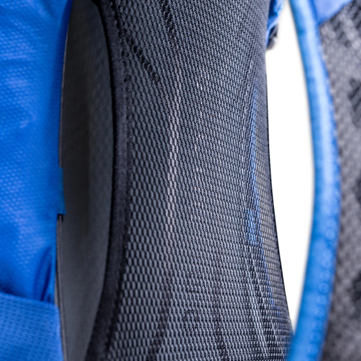 Osprey Hikelite 18 Daypack - Bacca Blue 6 Osprey Hikelite 18 Daypack - Bacca Blue - Image 6